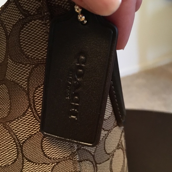 Lovely Coach Handbag - Perfect for fall ๐๐๐ฟ - Picture 4 of 7